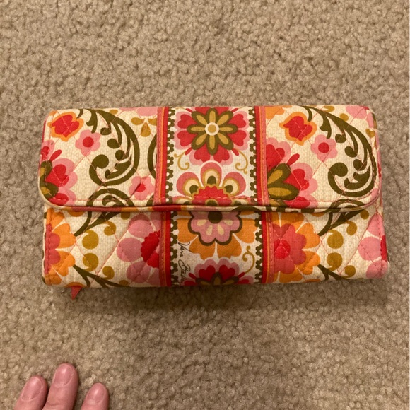 Vera Bradley Purse with Accessories - Picture 3 of 9